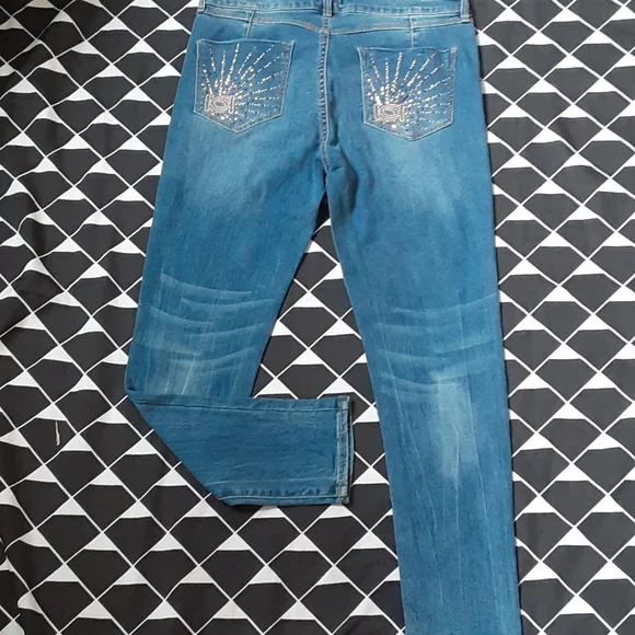 BEBE HEARTBREAKER ANKLE SKINNY JEANS, SIZE 30 - Picture 11 of 14